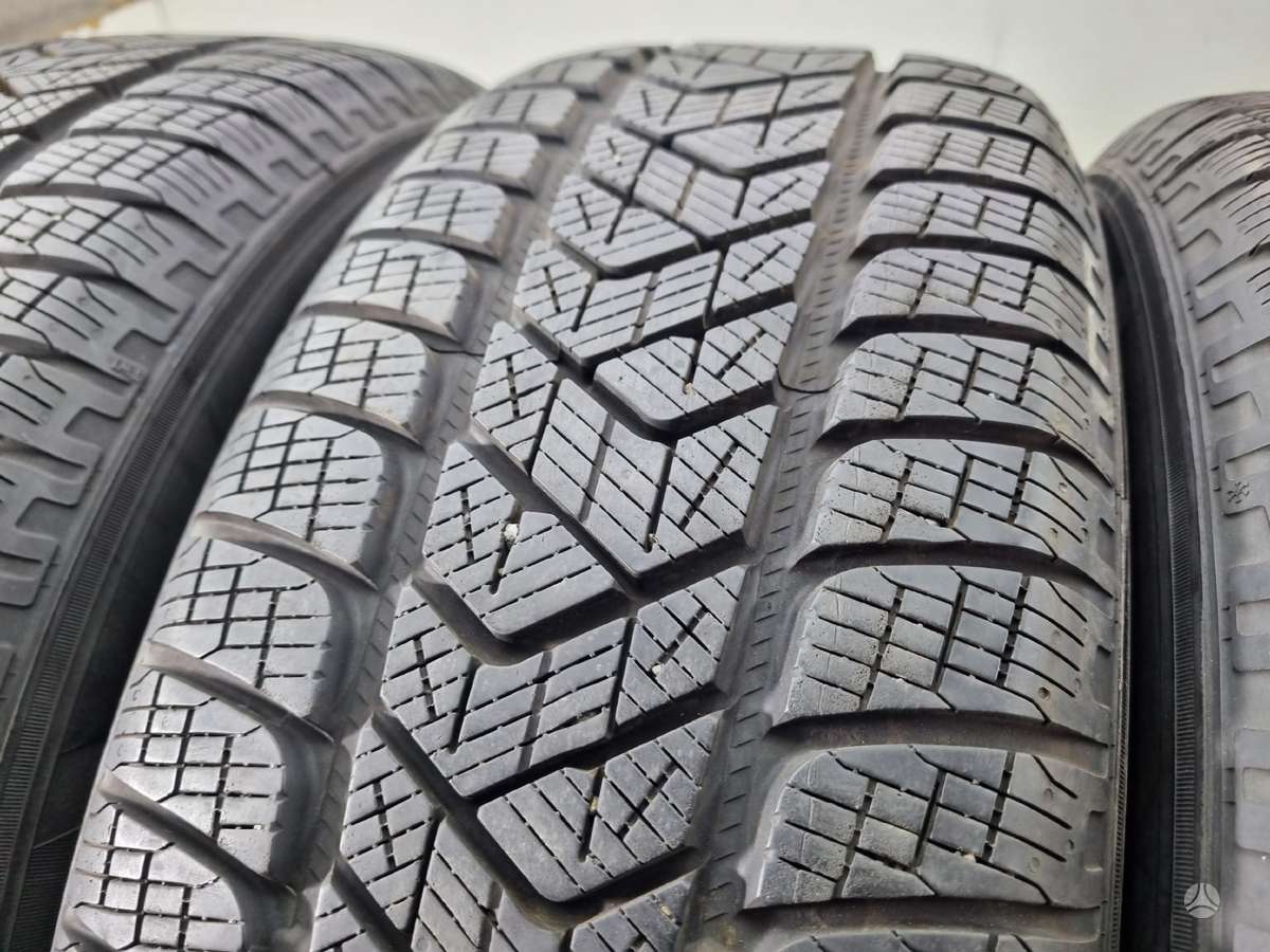 Pirelli 7mm, žieminės 215/65 R17