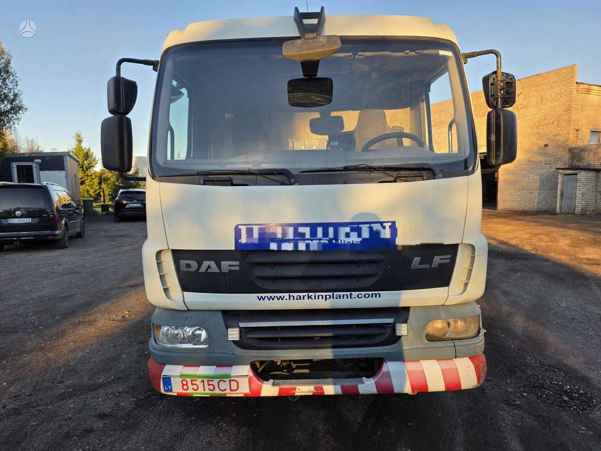 DAF LF55-220, cab-chassis trucks