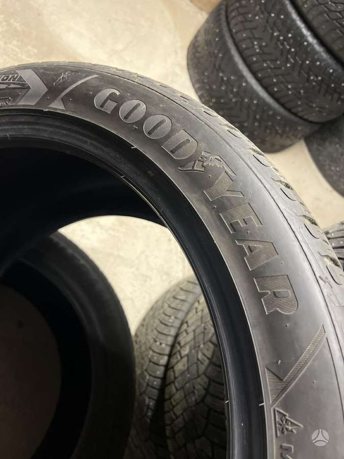 Goodyear UltraGrip Performance, зимние 285/40 R20