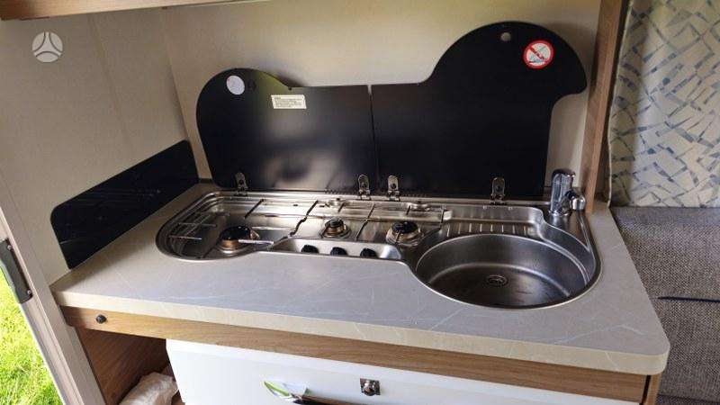 Hobby De Luxe 400 SFe, кемперы