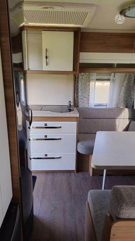 Hobby De Luxe 400 SFe, кемперы