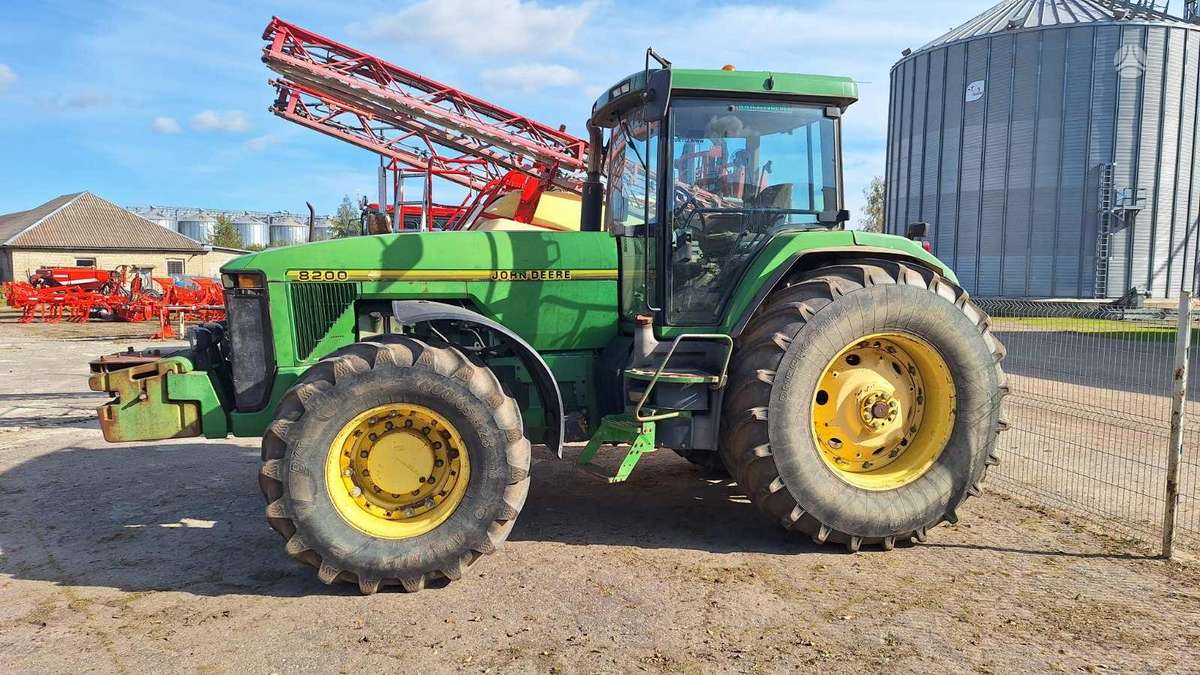 John Deere 8200, тракторы