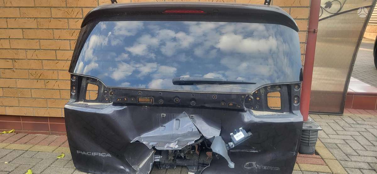 Chrysler Pacifica крышка багажника/капот