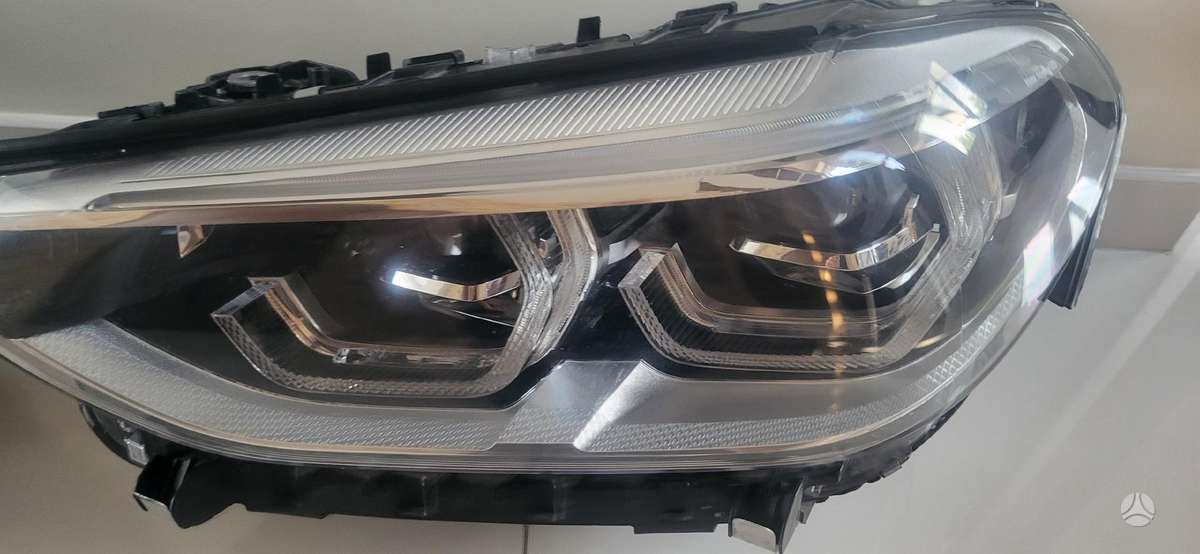 BMW X3 žibintai