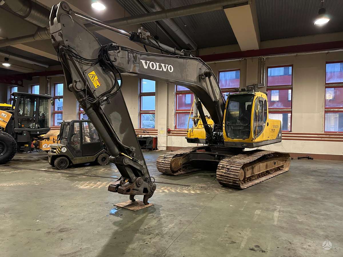 Volvo EC240LC dalimis, экскаваторы