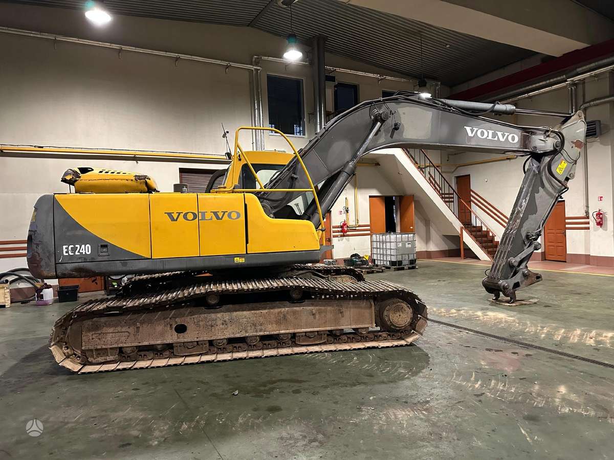 Volvo EC240LC dalimis, экскаваторы