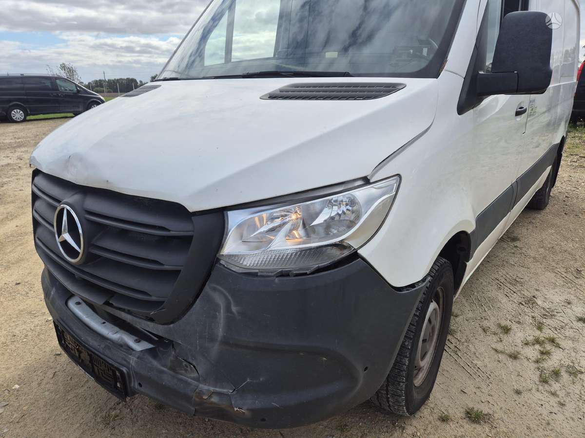 Mercedes-Benz Sprinter, preču