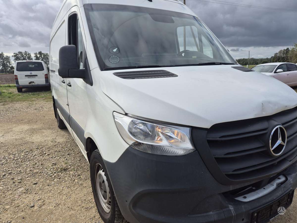 Mercedes-Benz Sprinter, preču