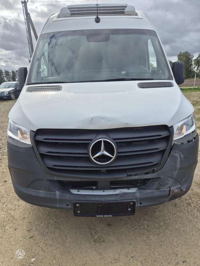 Mercedes-Benz Sprinter, preču