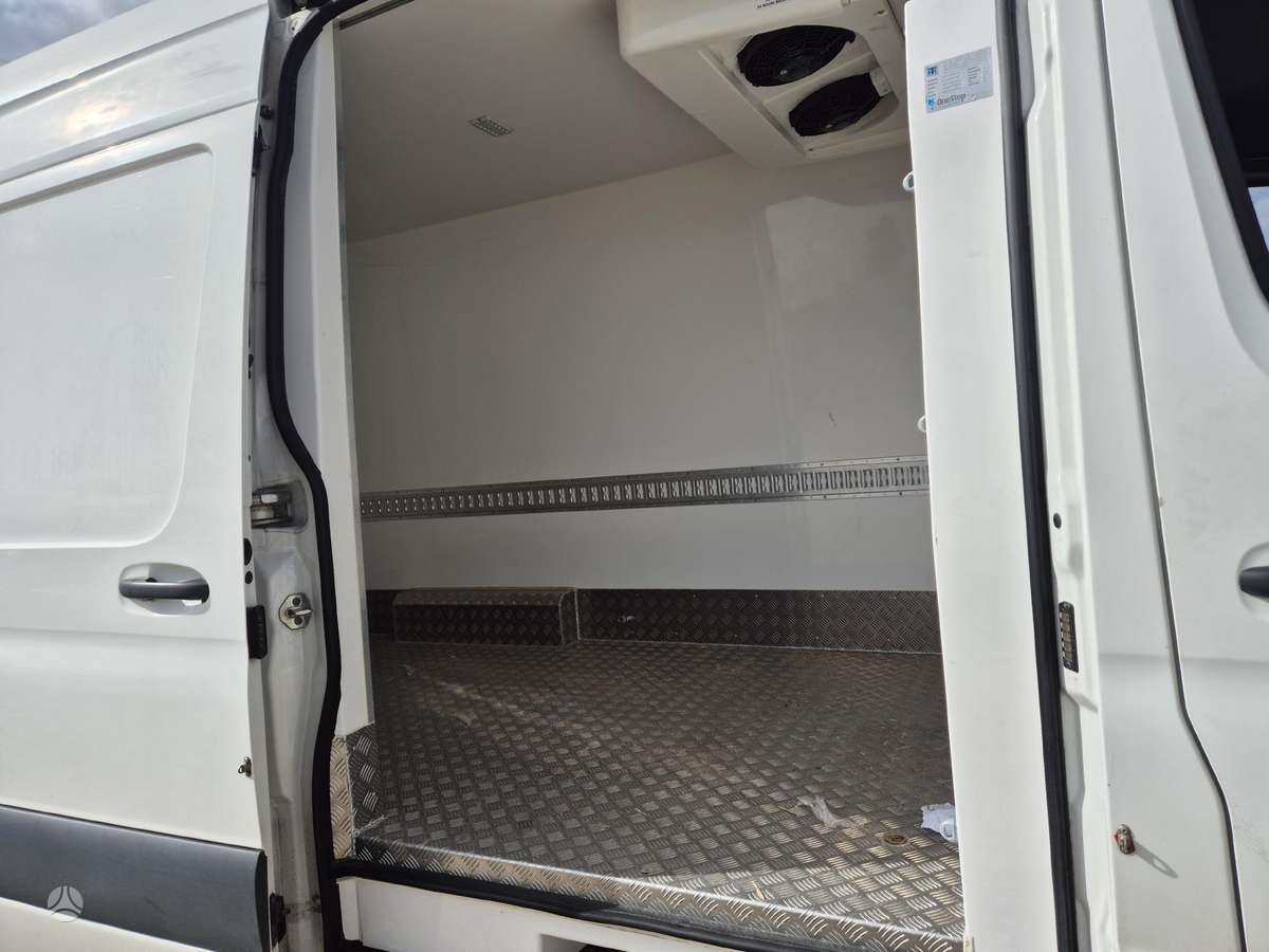 Mercedes-Benz Sprinter, preču