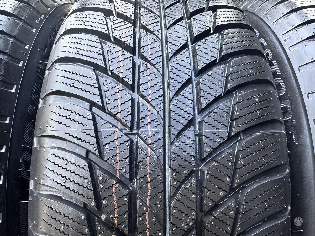 Bridgestone Blizzak LM001, winter 225/55 R17