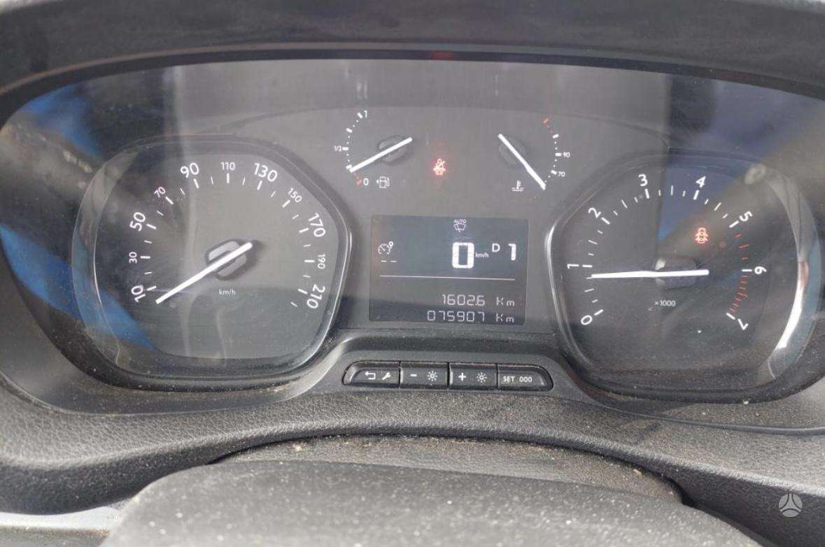 Opel Vivaro, cargo van
