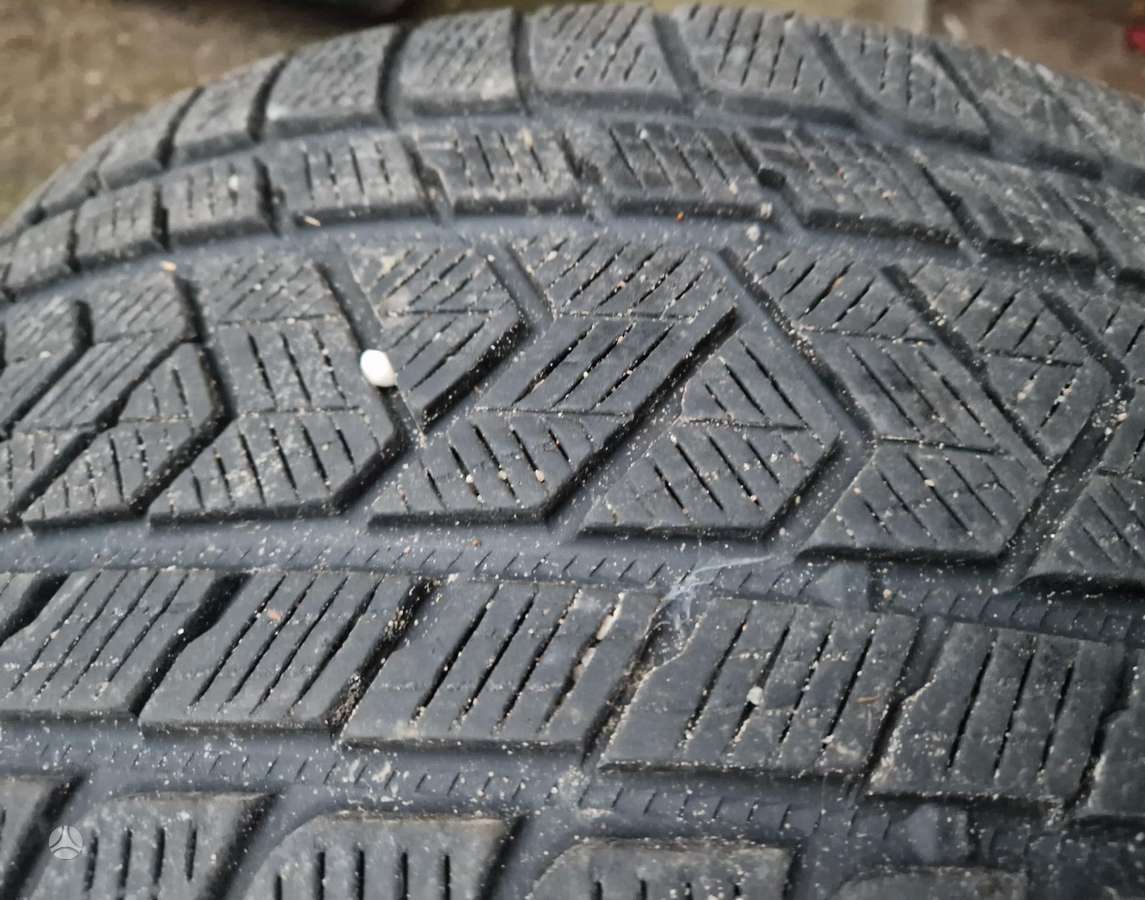 Pirelli Scorpions, winter 275/35 R22