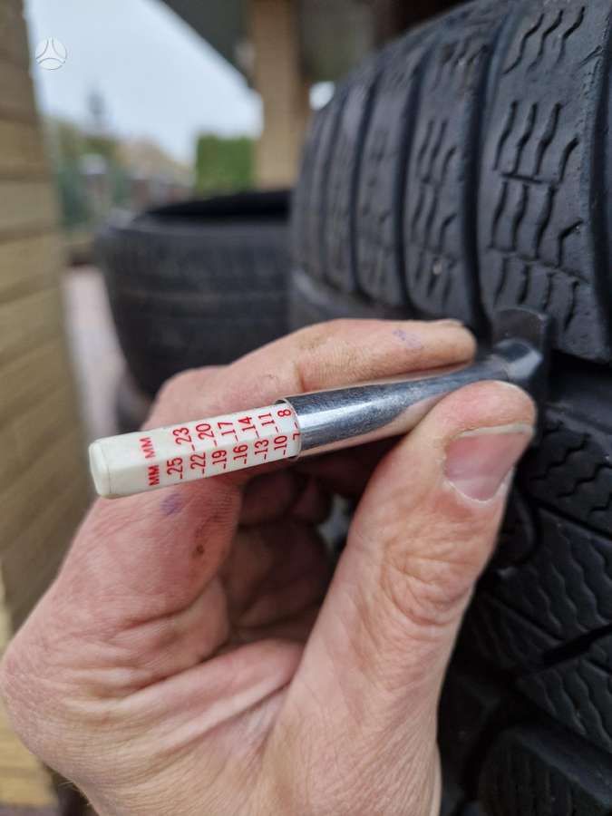 Pirelli Scorpions, winter 275/35 R22