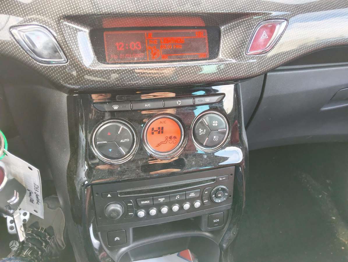 Citroen DS3, 1.6 l., hatchback