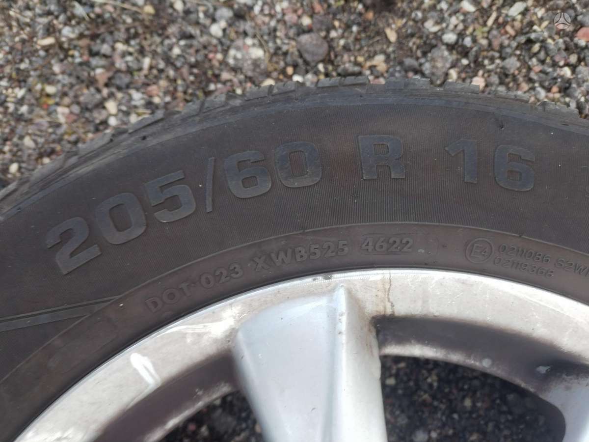 Audi A4, lengvojo lydinio, R16