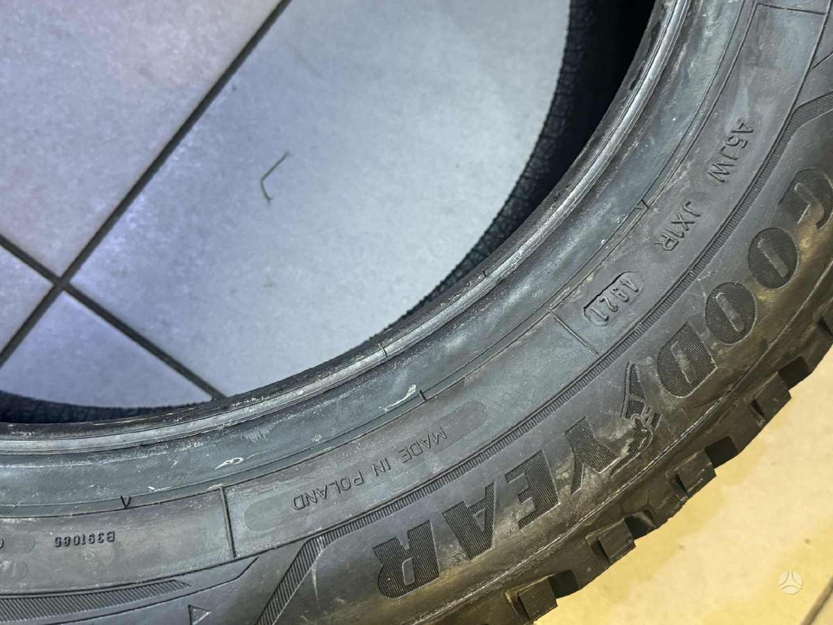 Goodyear ULTRAGRIP ARCTIC 2, winter 245/50 R18