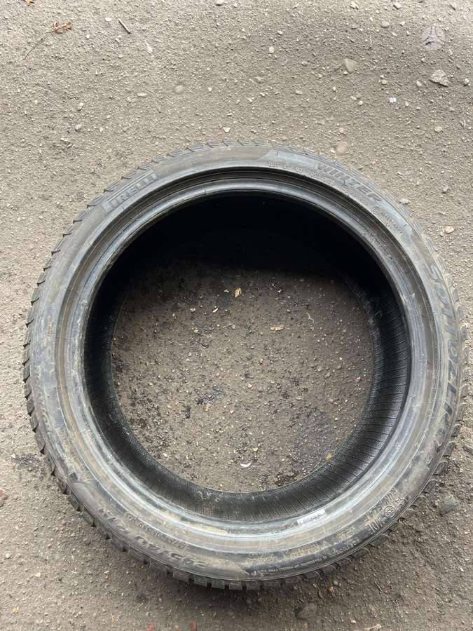 Pirelli SOTTOZERO 3, winter 245/40 R19