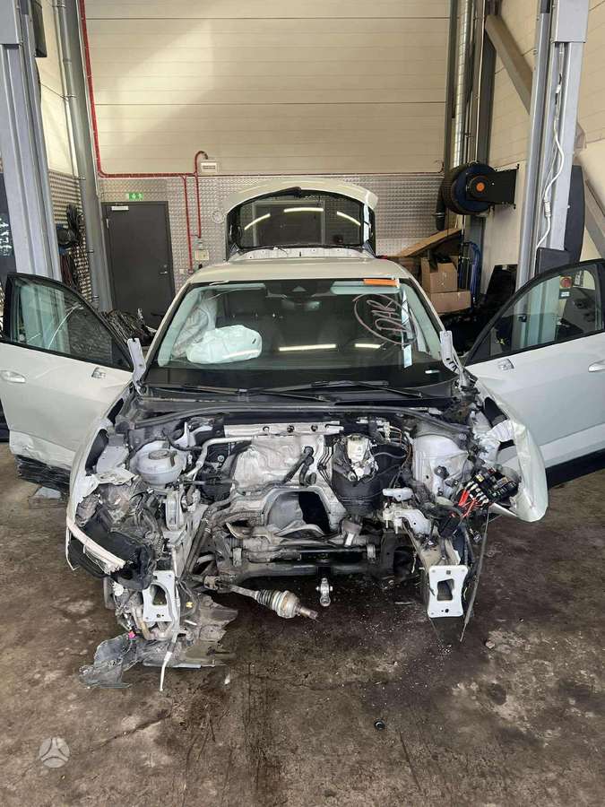 Audi Q3 Priekio daliu nera