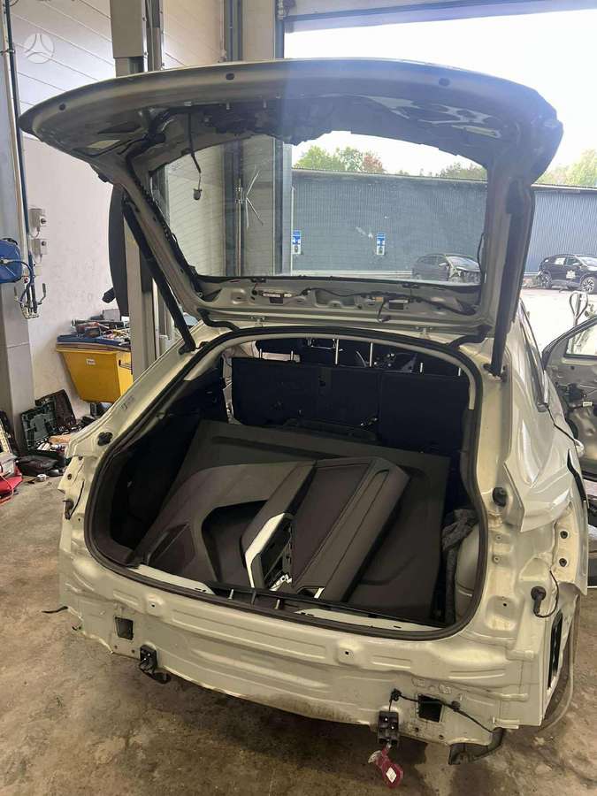 Audi Q3 Priekio daliu nera