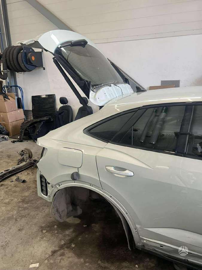 Audi Q3 Priekio daliu nera