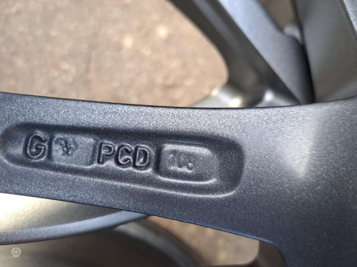 Volvo Ford, lengvojo lydinio, R17