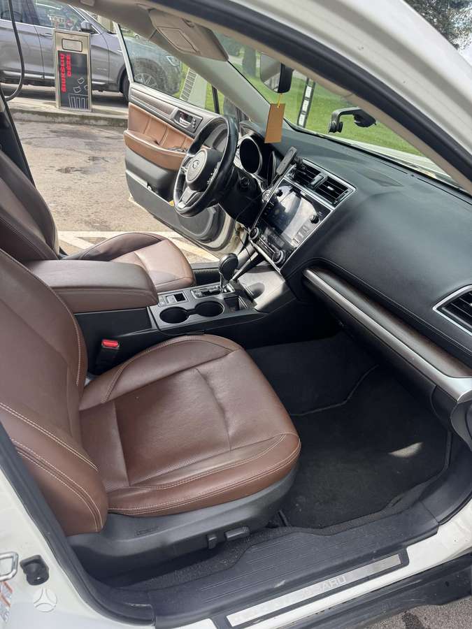 Subaru Outback, Универсал