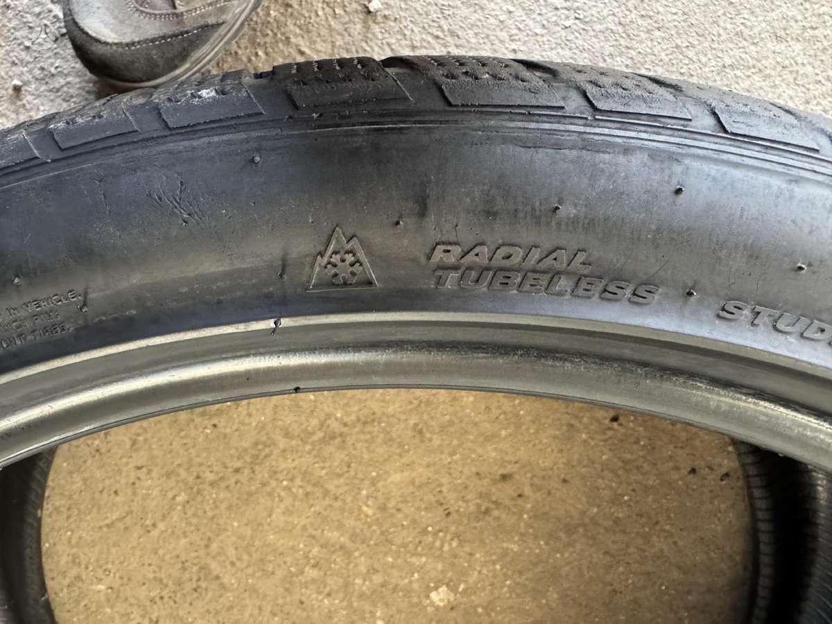 Hankook Icept evo 2 suv, winter 295/35 R23