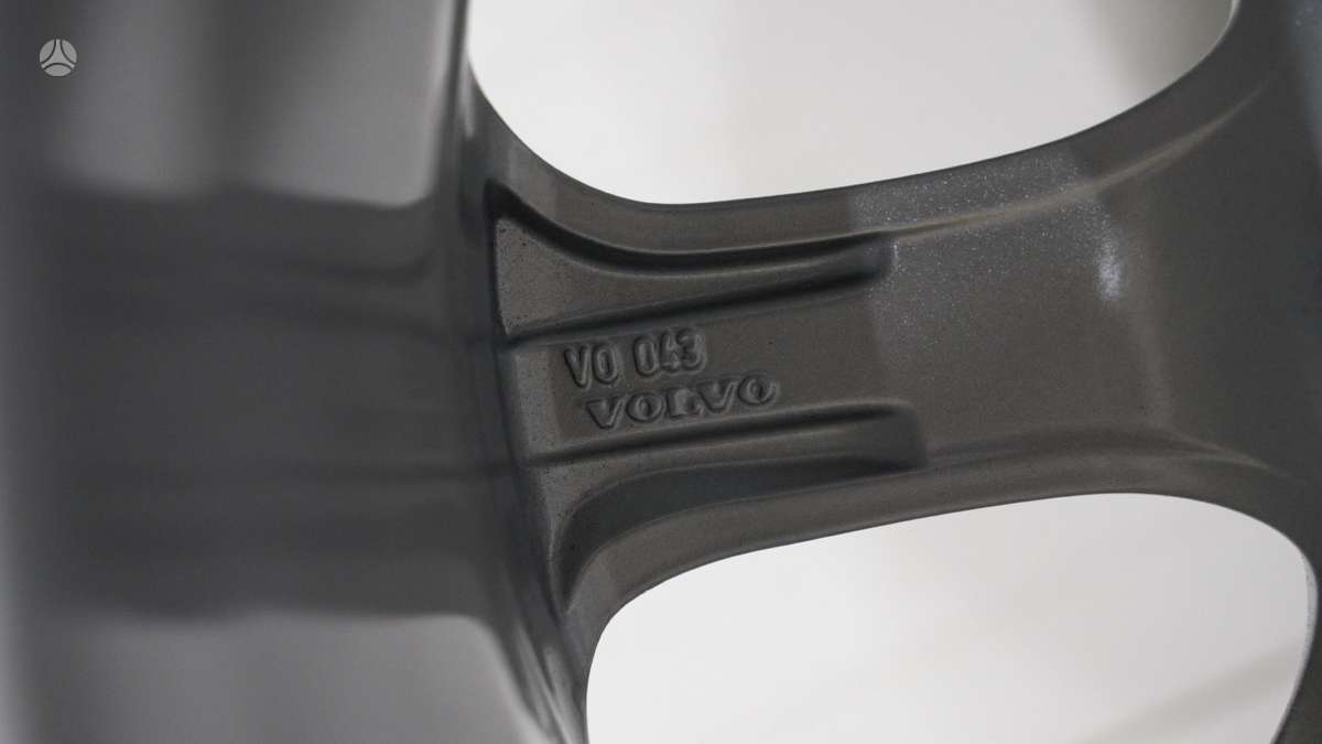 Volvo, lengvojo lydinio, R17