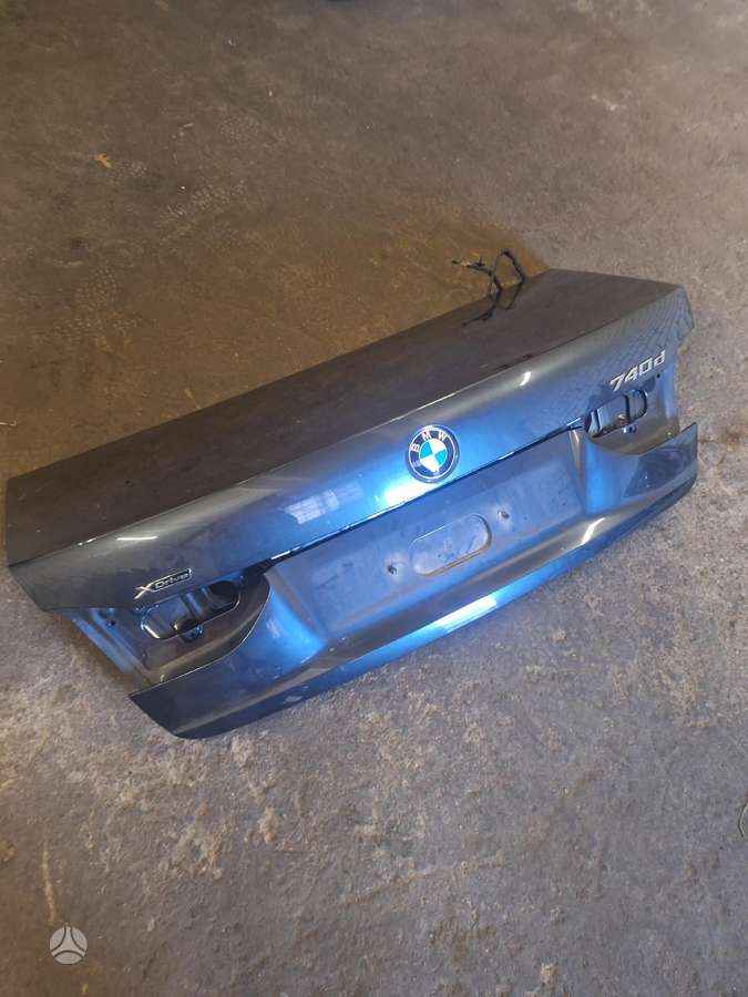 BMW 7 serija dalimis. G11 durys