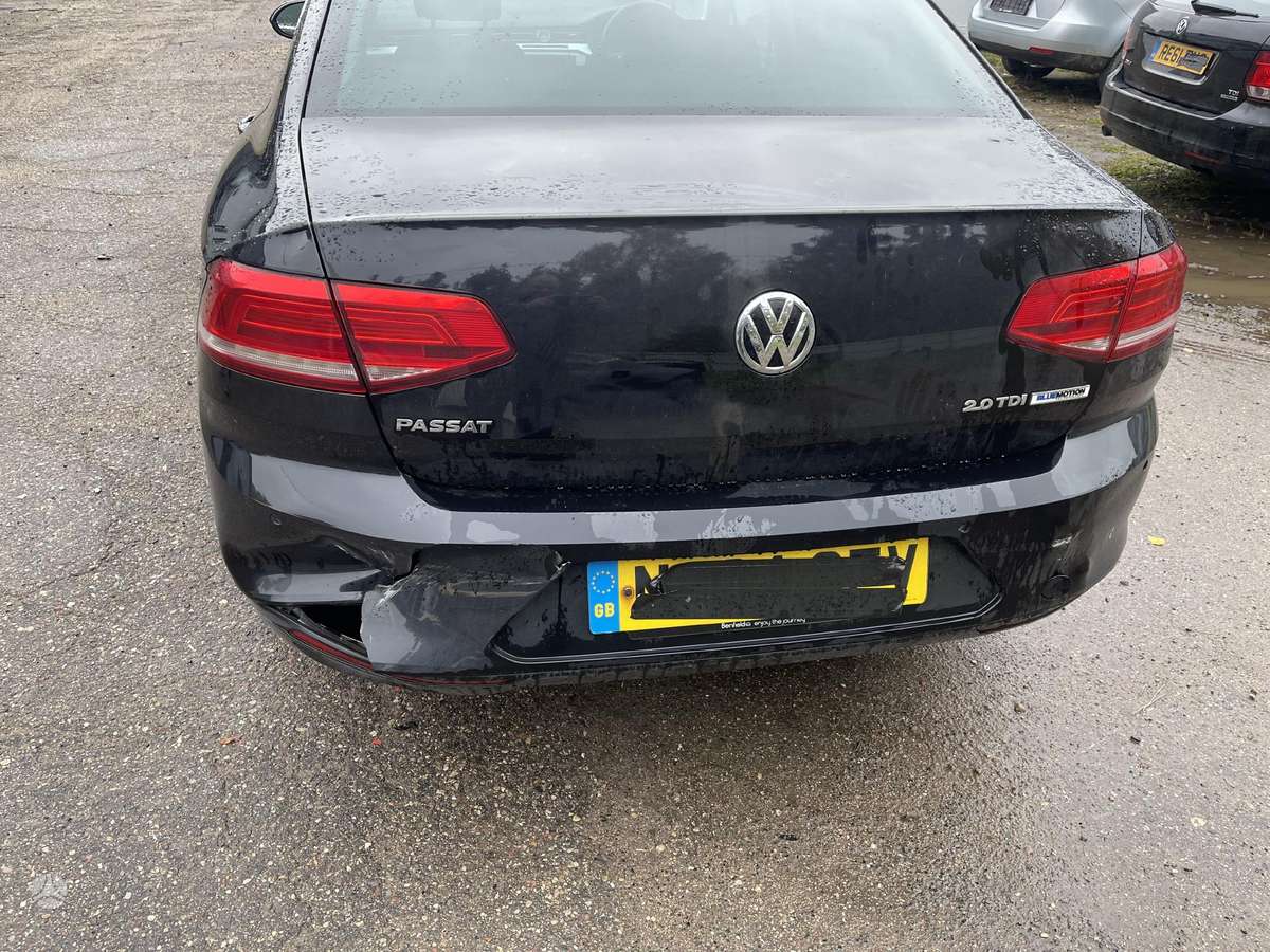 Volkswagen Passat for parts