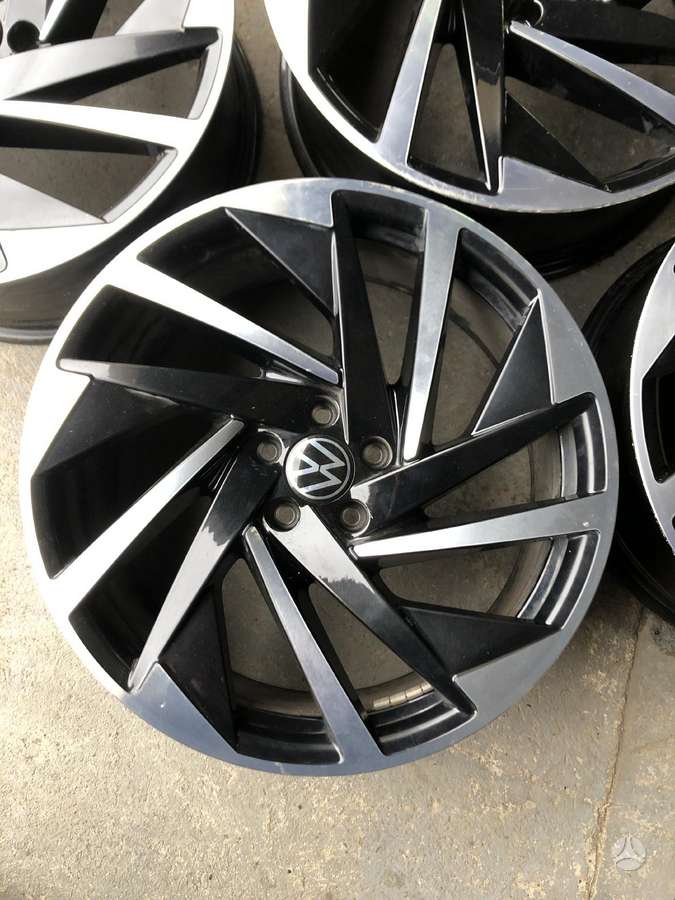 Volkswagen, light alloy, R20