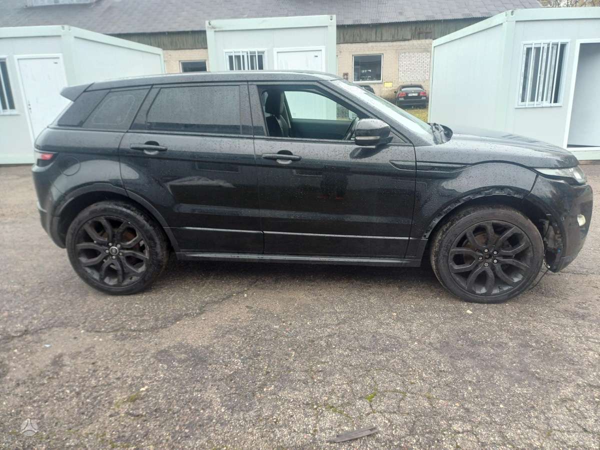 Land Rover Evoque dalimis. Color code lrc 820 santorini black
