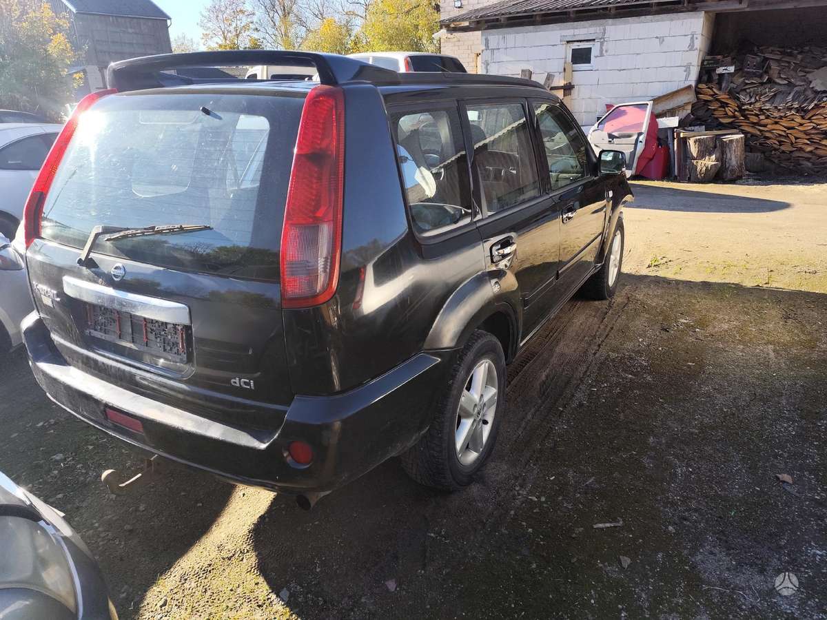 Nissan X-Trail for parts