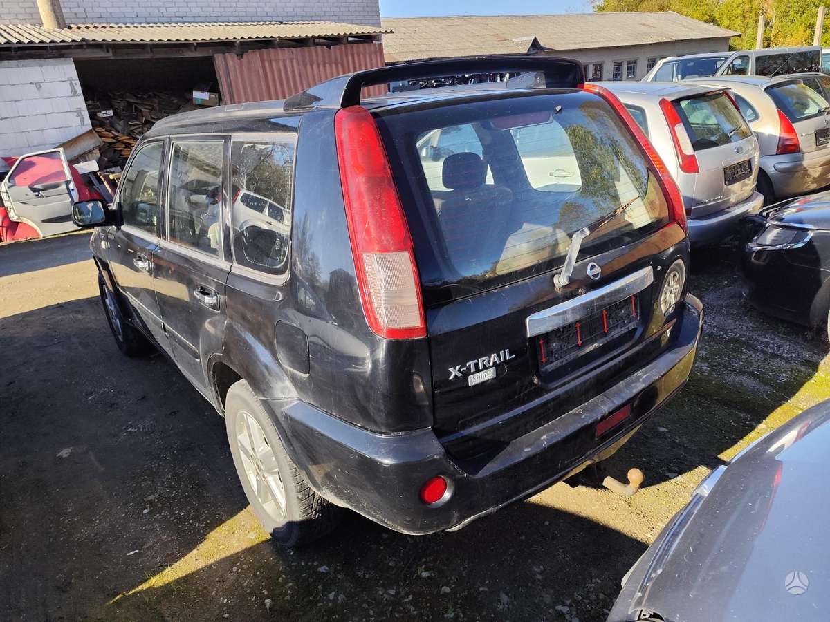 Nissan X-Trail for parts