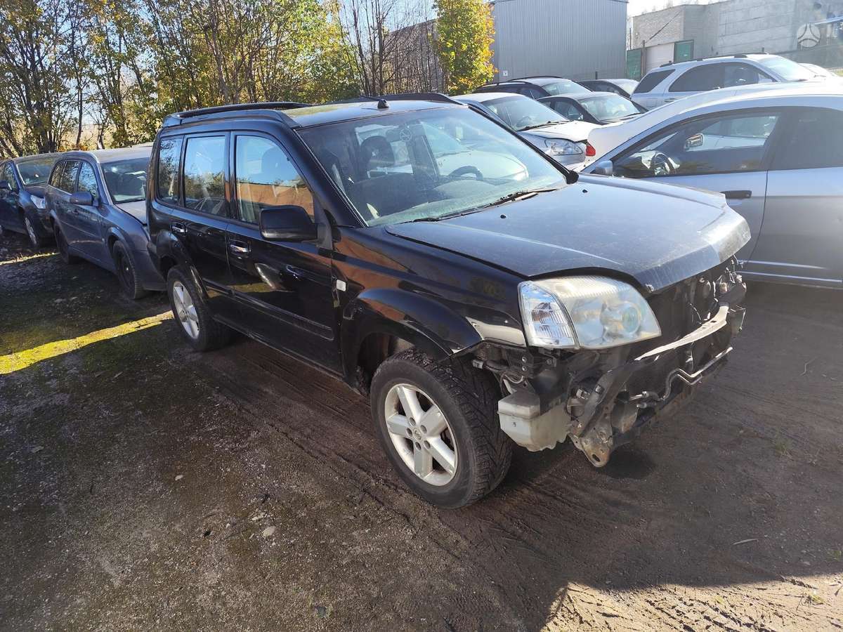Nissan X-Trail for parts