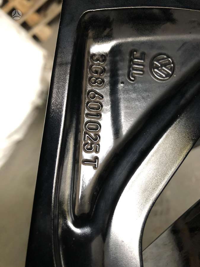 Volkswagen, light alloy, R20