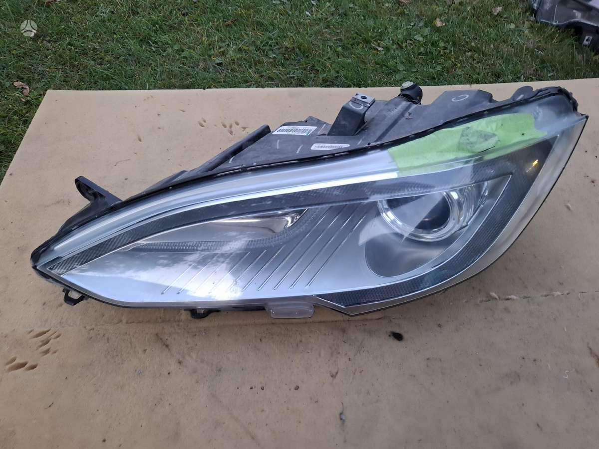 Tesla Model S žibintai