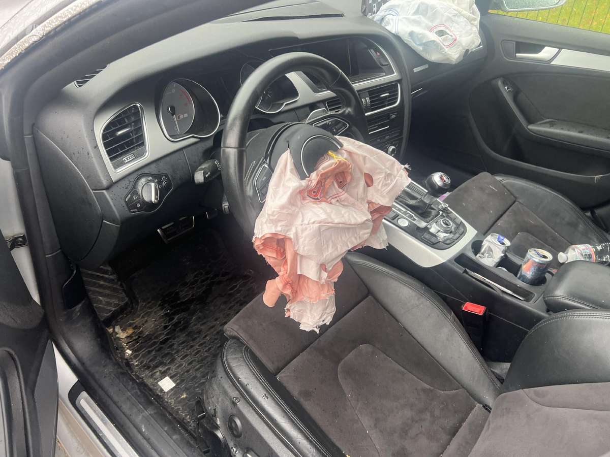 Audi S5 dalimis. Iš vokietijos