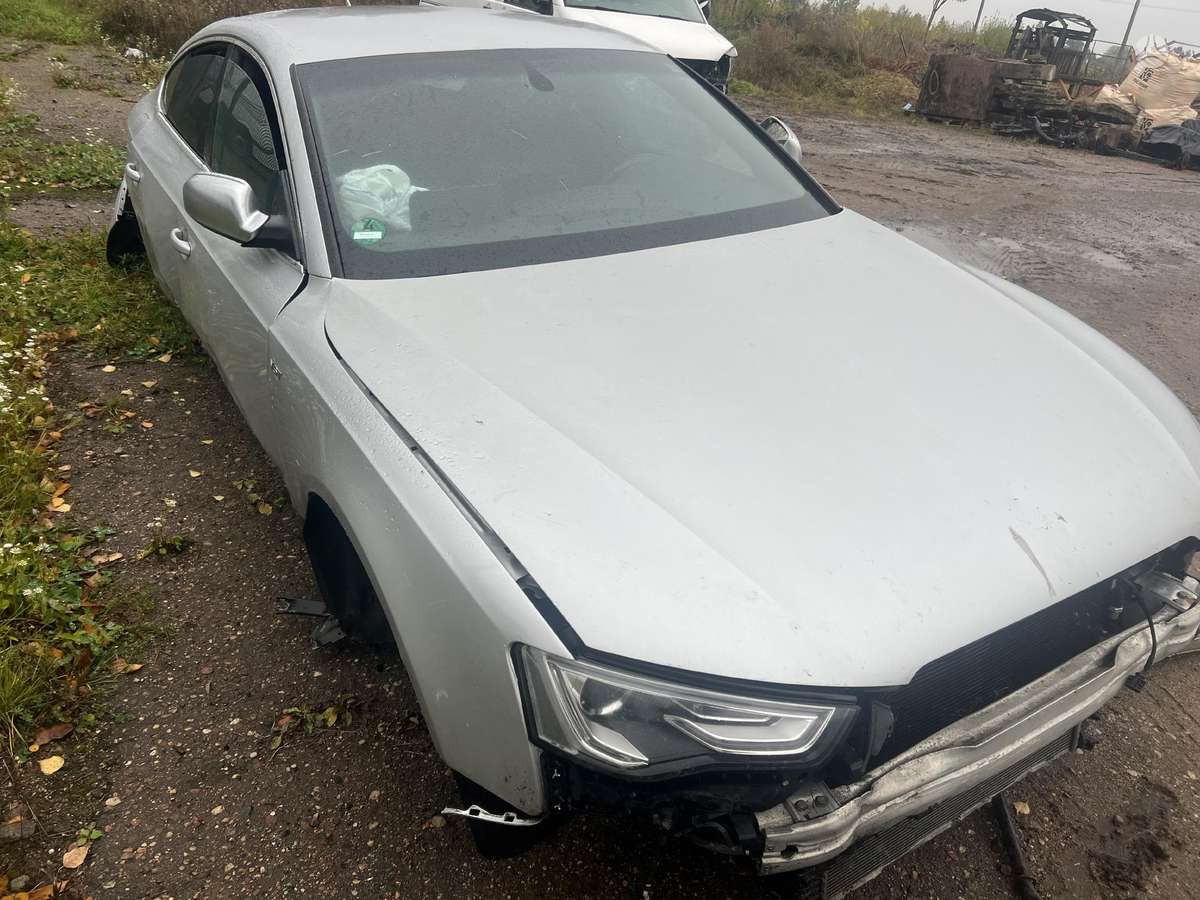 Audi S5 dalimis. Iš vokietijos