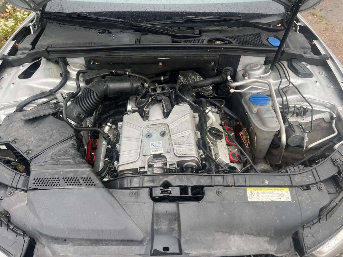 Audi S5 dalimis. Iš vokietijos
