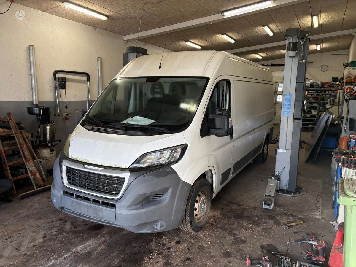 Peugeot BOXER, cargo vans