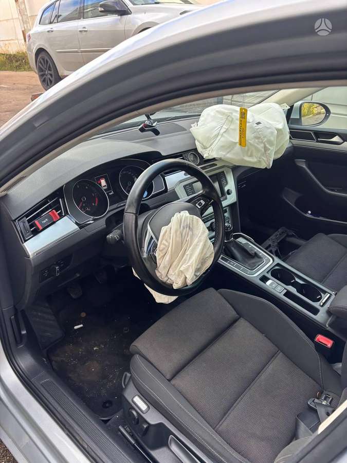Volkswagen Passat for parts