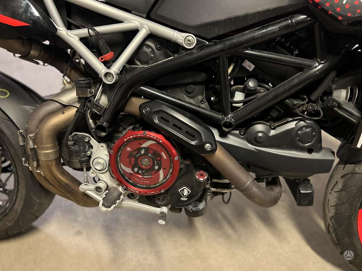 Ducati Hypermotard 950cc, supermoto