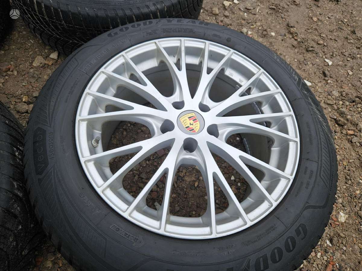 Porsche Macan, light alloy, R18