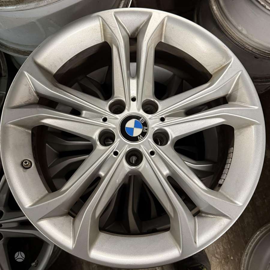 BMW X3, lengvojo lydinio, R18