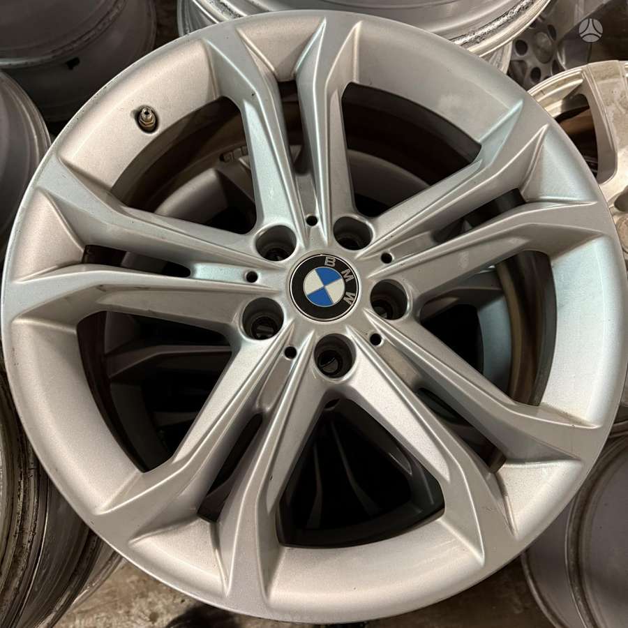 BMW X3, lengvojo lydinio, R18