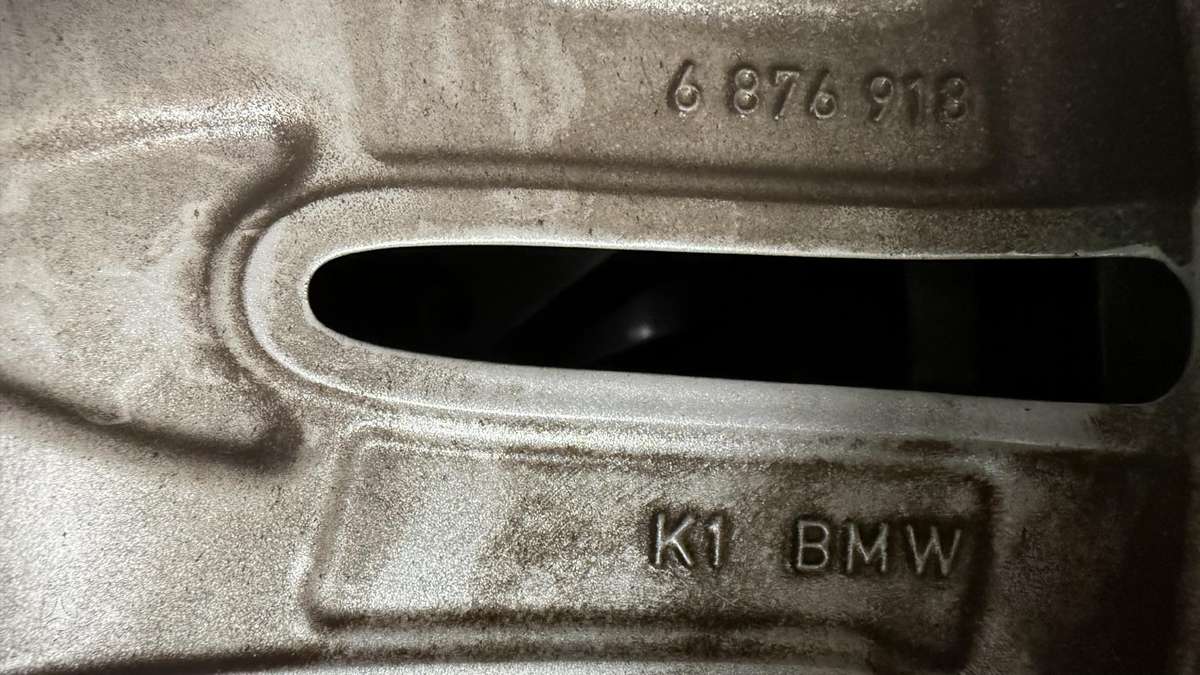 BMW X3, lengvojo lydinio, R18