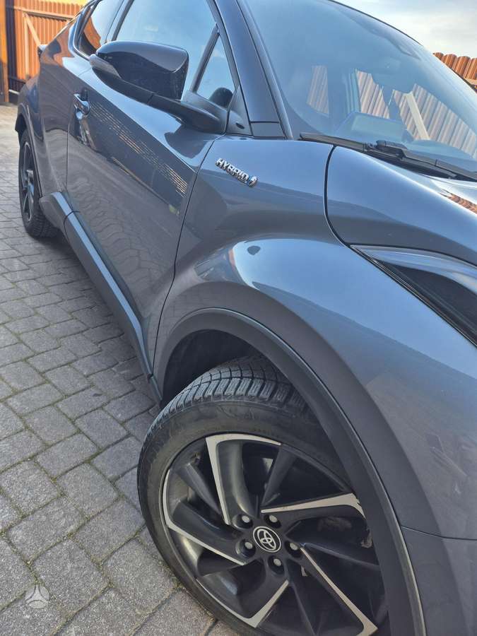 Toyota C-HR - 4