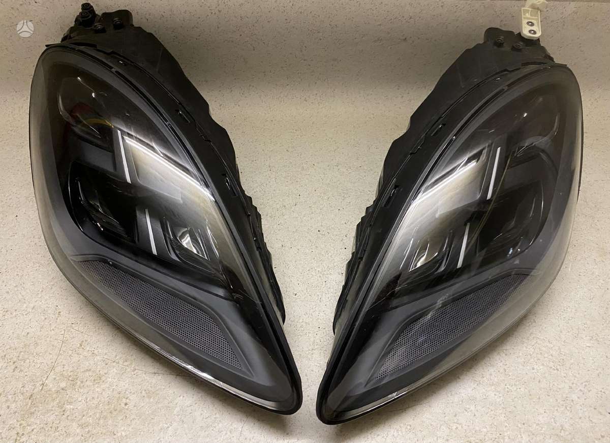 Porsche Cayenne lights